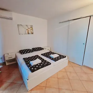 Apartment Damian, Pula