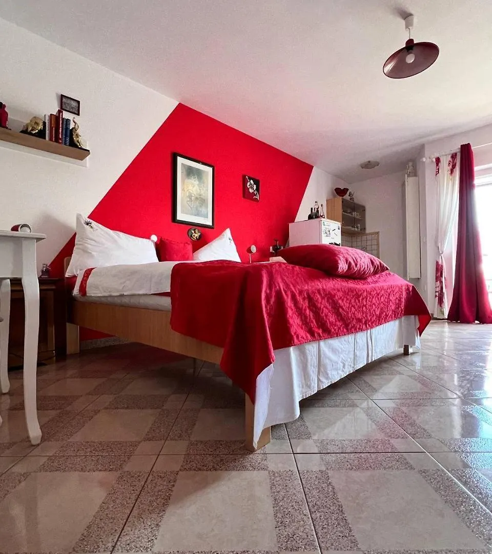 Mira Apartman Póla Horvátország